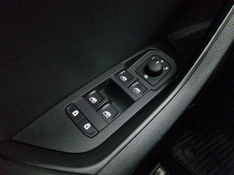 Škoda Karoq (2020) Ambition 1.0 TSI, Tempomat - fotka 17 z 18