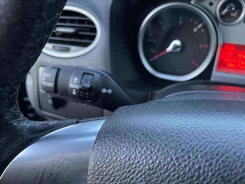 Ford Focus 1,6TDCi*80kW*+nové let. pneu*S - fotka 18 z 37