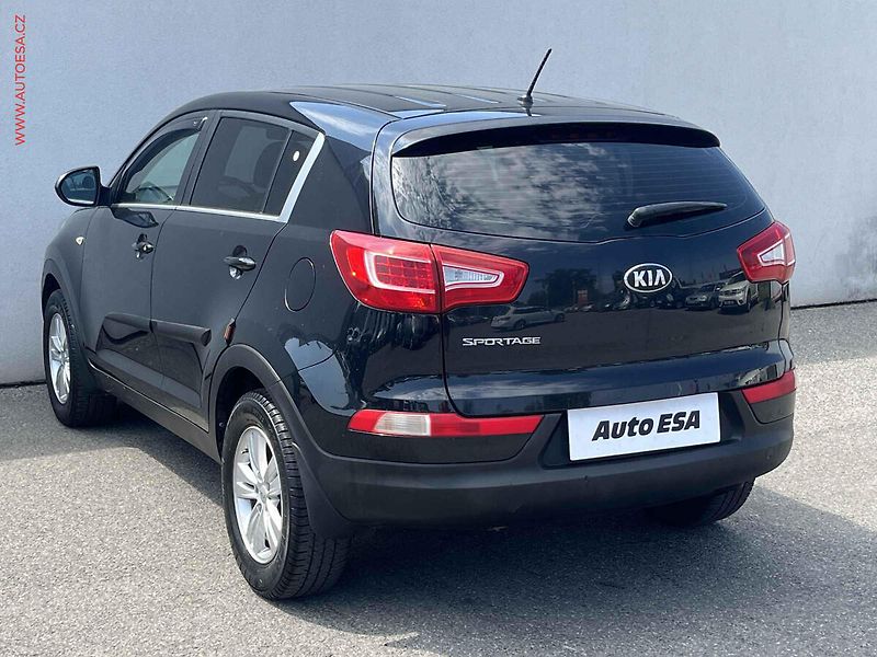 Kia Sportage (2013) 1.6GDi, ČR, AC - fotka 6 z 13