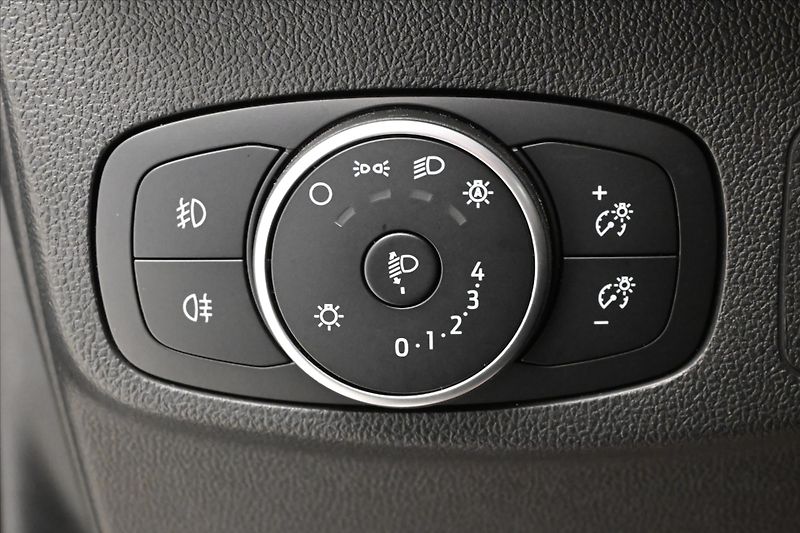 Ford Focus 2,0 Ecoblue 110 kW AT8 Záruka - fotka 26 z 31