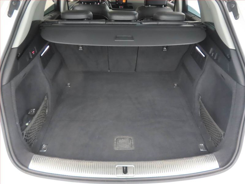 Audi Q5 (2019) Exclusive 2.0 TDI, 4X4 - fotka 14 z 16