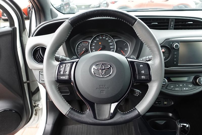 Toyota Yaris 1.33 VVT-i Multidrive S Bi-ton - fotka 16 z 28