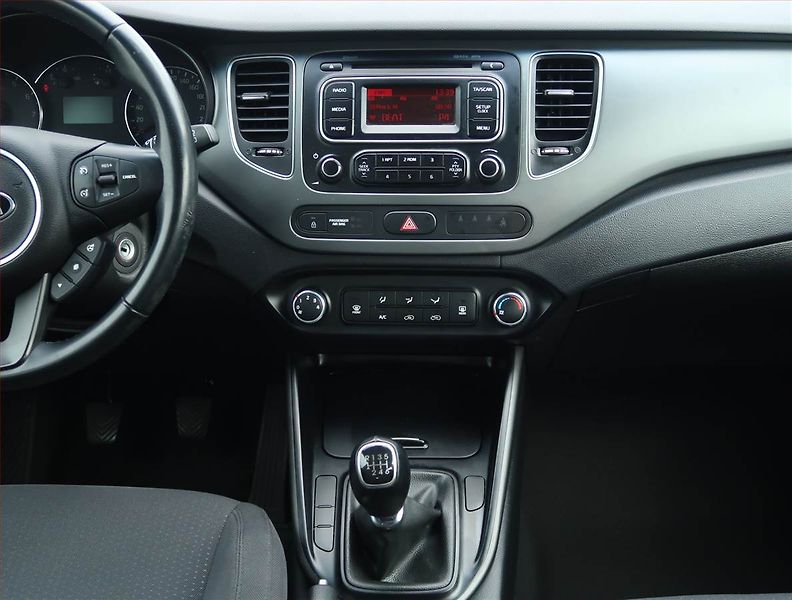 Kia Carens (2017) 1.6 GDI, ČR,1.maj, Tempomat - fotka 12 z 15