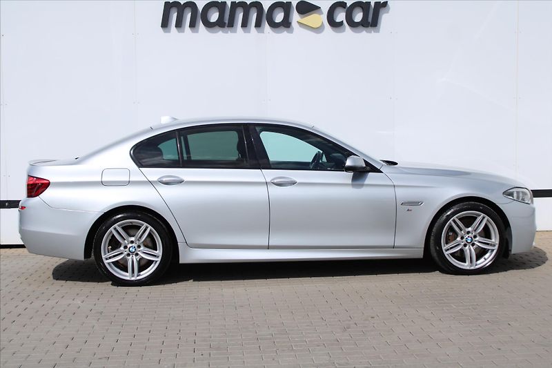 BMW Řada 5 530d xDrive 190kW M PAKET ČR - fotka 8 z 32