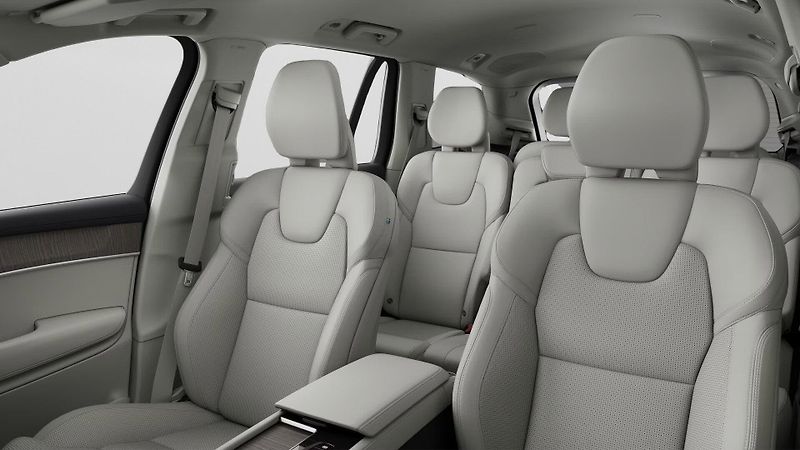 Volvo XC90 (2026) PLUS B5, 360, vzduch. odpr. - fotka 7 z 12