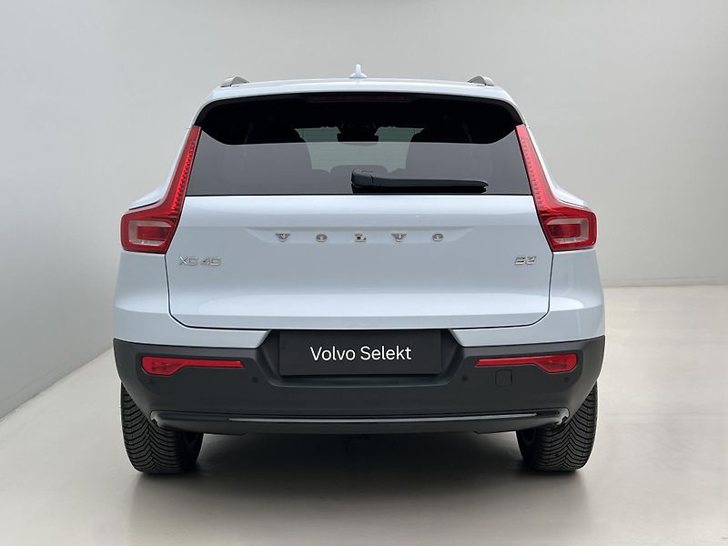 Volvo XC40 B3 DARK PLUS AUT CZ  - fotka 12 z 42