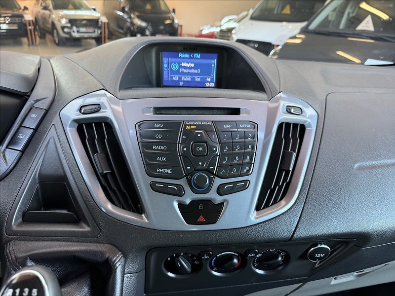 Ford Tourneo Custom 2,2 TitaniumX,114kW,po servisu - fotka 15 z 31