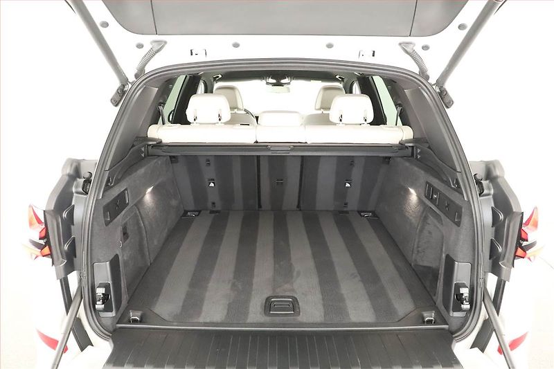 BMW X5 (2025) xDrive30d - fotka 11 z 23