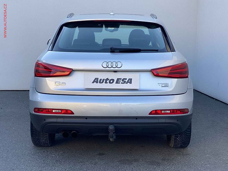 Audi Q3 (2012) 2.0 TFSi quattro, AT, bixen - fotka 5 z 20