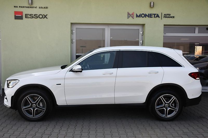 Mercedes-Benz GLC 300de 4MATIC ČR - fotka 11 z 42