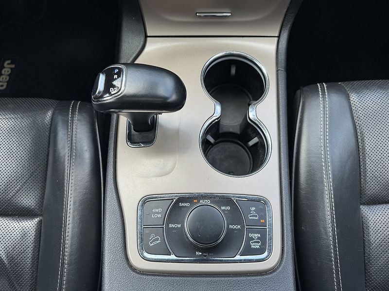 Jeep Grand Cherokee (2014) 3.0CRD Navi Kůže Vzduch Pano - fotka 11 z 50