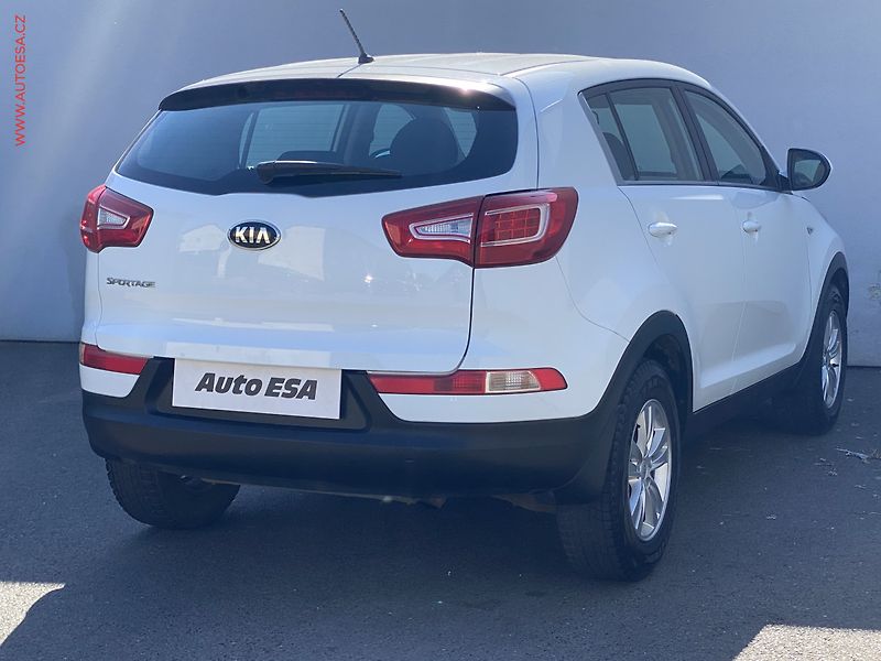 Kia Sportage (2012) 1.6 GDi, ČR, Active, AC - fotka 4 z 15