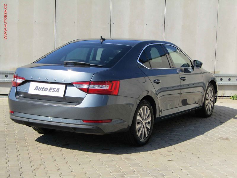 Škoda Superb (2021) 2.0 TDi, ČR, DSG, navi, LED - fotka 4 z 20