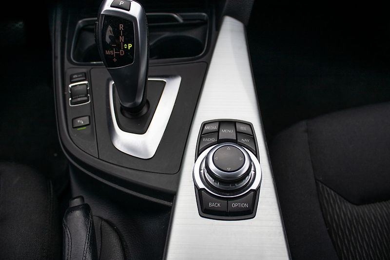BMW Řada 3 - fotka 22 z 43