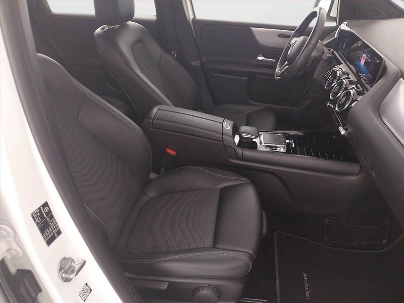 Mercedes-Benz Třídy B (2019) B 180, Automat, Kůže, Navi - fotka 9 z 22