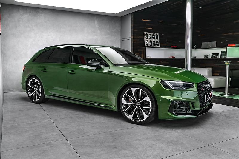 Audi RS 4 RS4  TFSI quattro, keramiky - fotka 3 z 27