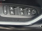 Peugeot 2008 (2015) 1.2 VTi, Allure, AT, navi - náhled 11