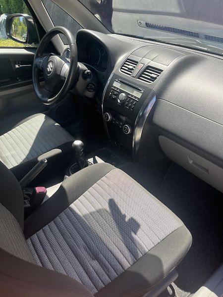Suzuki SX4 1.6VVTi, 4x4 - fotka 10 z 20