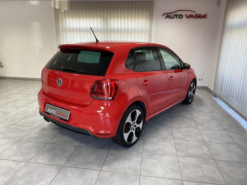 Volkswagen Polo 1.4 TSí GTi 132 kW DSG Bi-Xeno - fotka 12 z 23