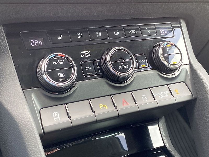 Škoda Karoq (2021) 2.0 TDI Style+ - fotka 29 z 38
