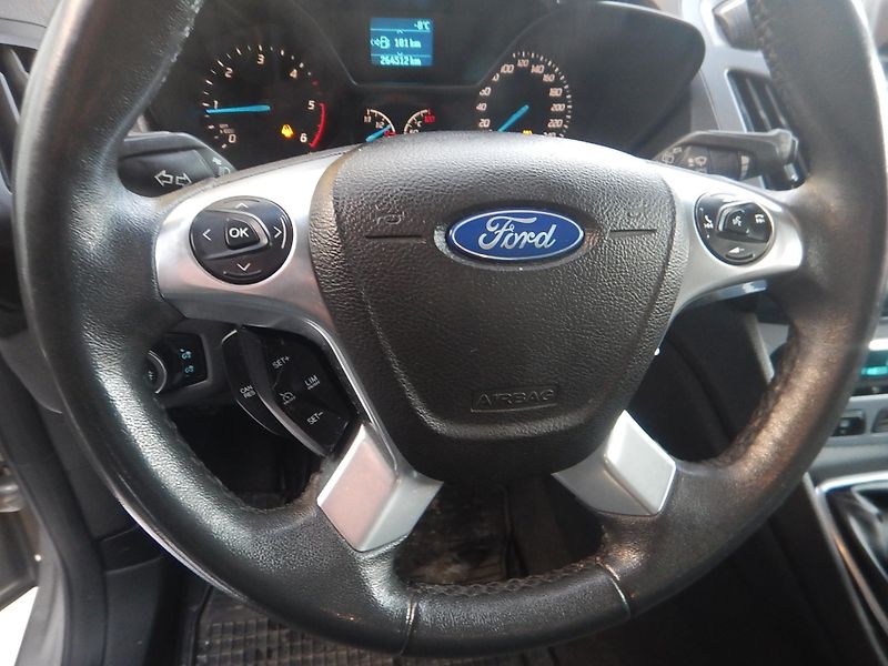 Ford Tourneo Connect 1.6 TDCi, 7 MÍST - fotka 19 z 29
