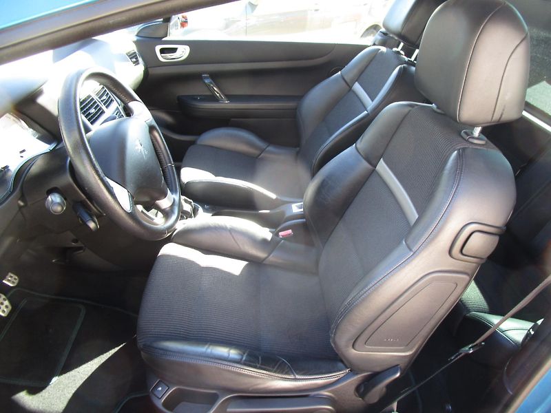 Peugeot 307 2,0-103KW-KABRIOLET-PĚKNÝ - fotka 21 z 28