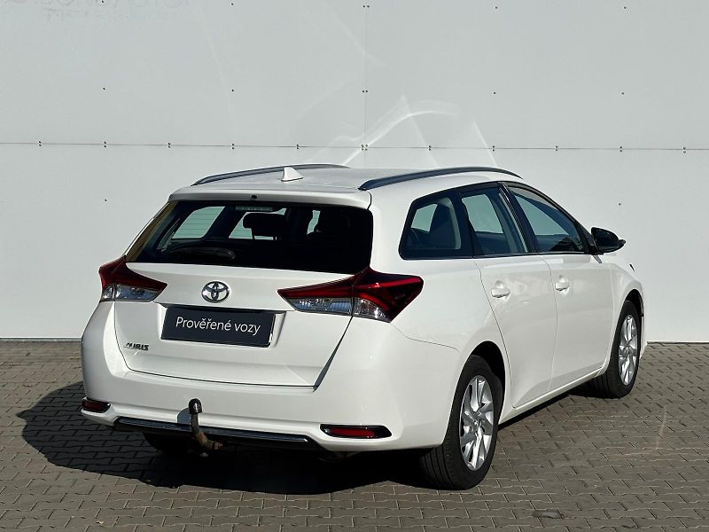 Toyota Auris 1.6 Valvematic Active - fotka 2 z 25