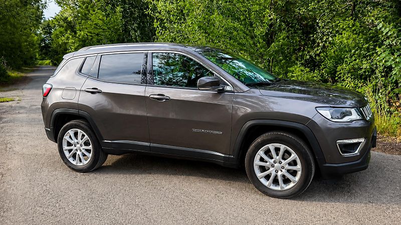 Jeep Compass (2021) 1.3 Turbo 110kW aut. Limited - fotka 3 z 14