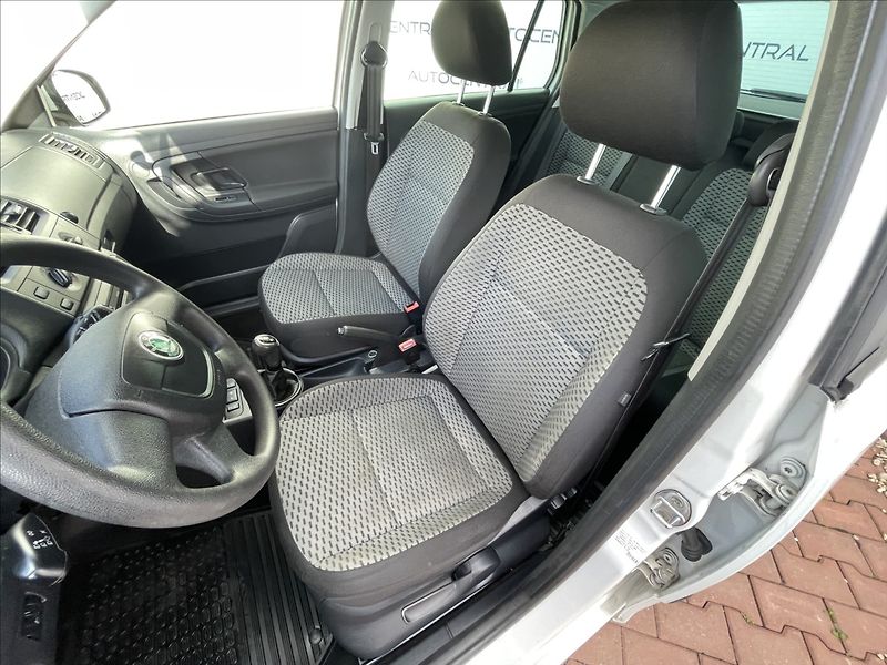 Škoda Fabia 1,2 tsi 63kW Family servisován - fotka 10 z 21