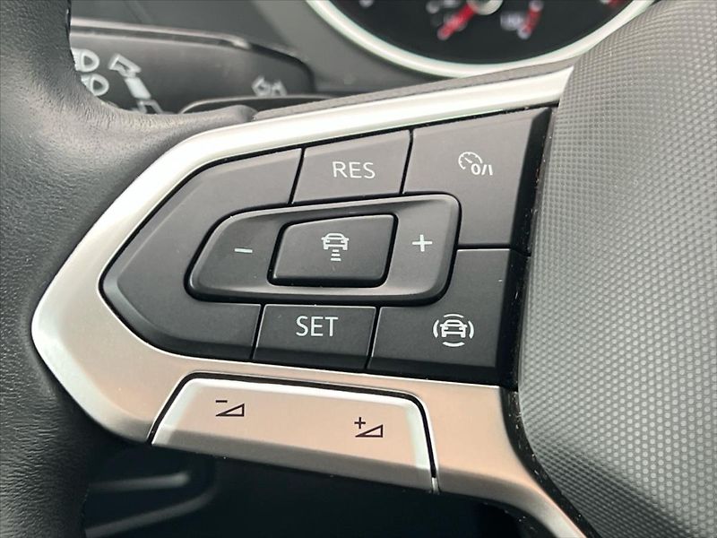 Volkswagen Tiguan 2,0 TDi 110kW 7DSG LIFE - fotka 19 z 27