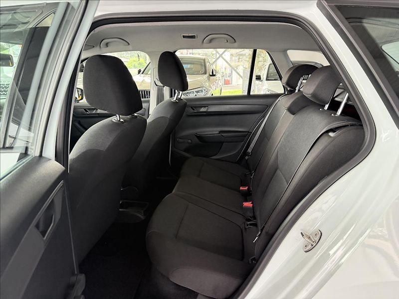 Škoda Fabia 1,2   TSI 66kW,SERVISKA - fotka 21 z 24