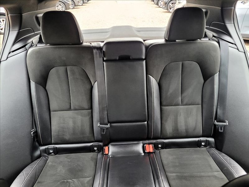 Volvo XC40 0,0 twin plus 300kw 78kWH 4x4 - fotka 38 z 49