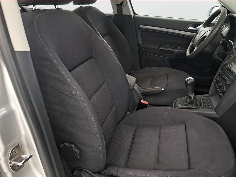 Škoda Octavia (2005) 2.0 TDI, nová STK, Tažné - fotka 9 z 15