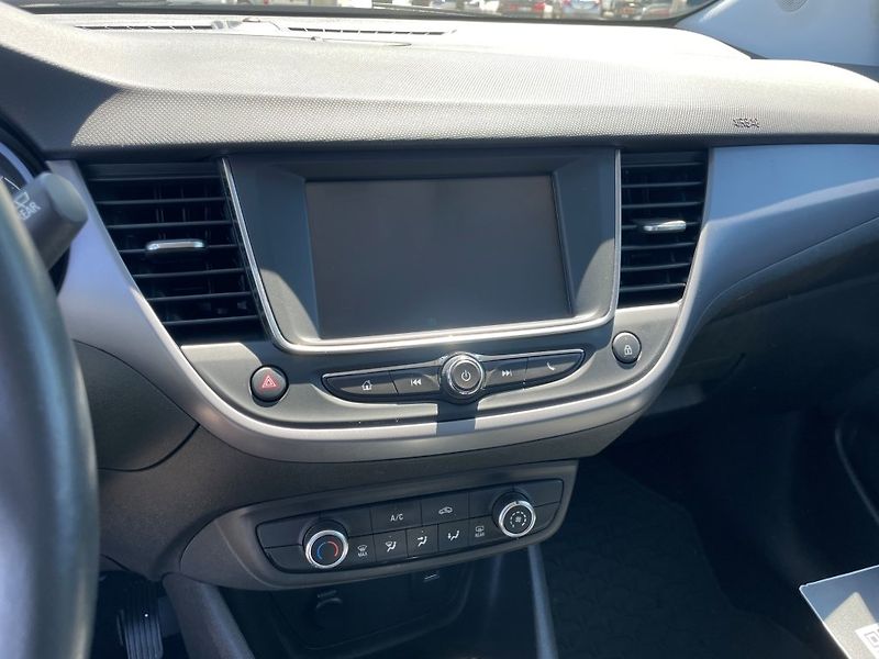 Opel Crossland Edition 1,2 Turbo, MT6 - fotka 18 z 32