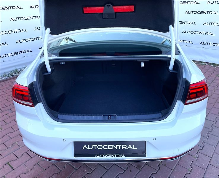 Volkswagen Passat 2,0 TDi,147kW,DSG,STK 6/27 - fotka 10 z 26