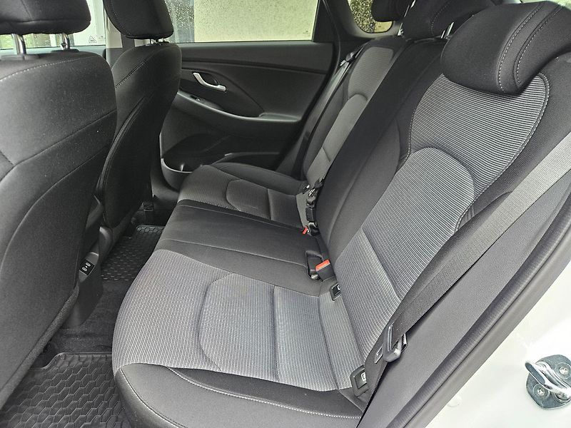 Hyundai i30 1.5i Family, serv.kn., 1.maj. - fotka 26 z 29