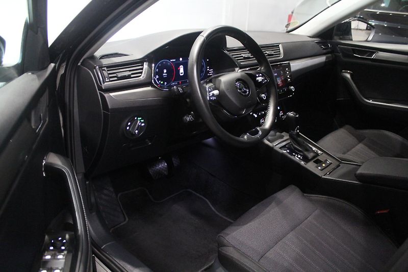 Škoda Superb (2023) 10kW,Tažné,Nez. topení,Matrix - fotka 7 z 30