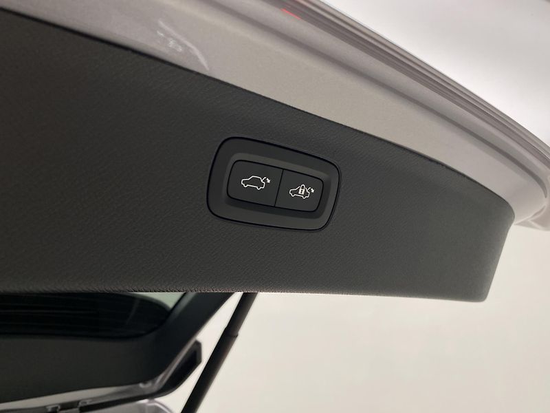 Volvo XC90 (2026) T8 AWD Plug-in BRIGHT PLUS 7m - fotka 23 z 71
