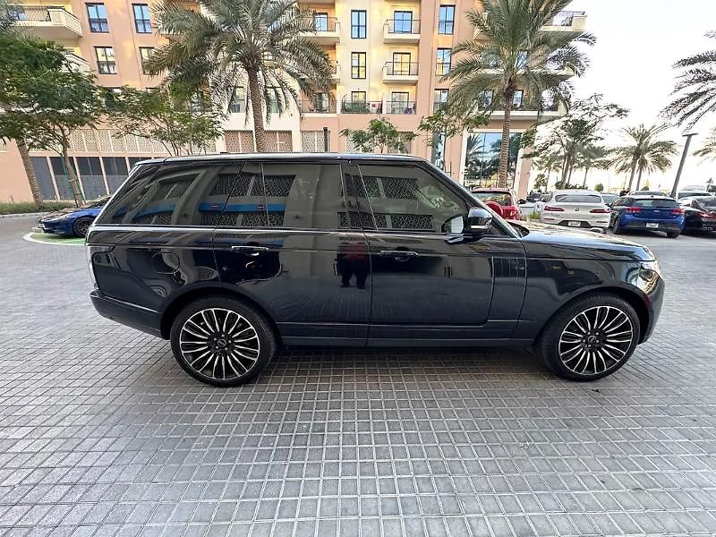 Land Rover Range Rover (2018) Komfortní SUV V8 - fotka 3 z 12