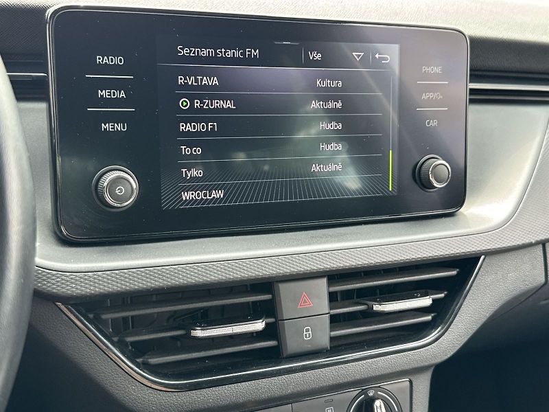 Škoda Kamiq (2022) 1.0 TSI Ambition - fotka 11 z 27
