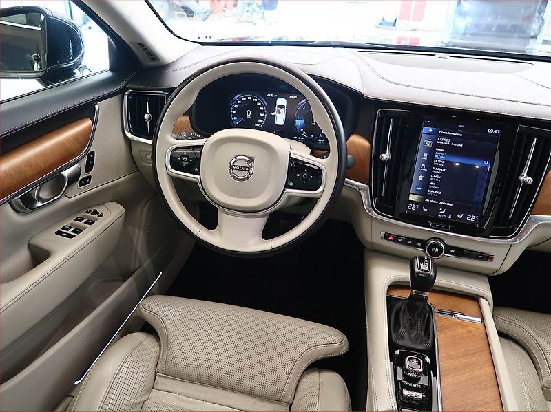 Volvo S90 (2018) D5 AWD, 4X4, Automat - fotka 7 z 21