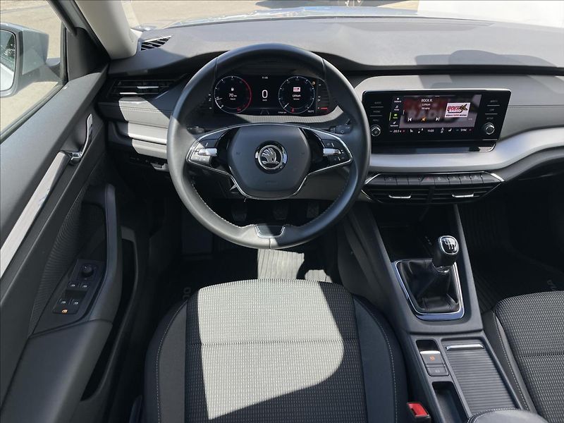 Škoda Octavia 2,0 TDI Combi Ambition Plus - fotka 7 z 22