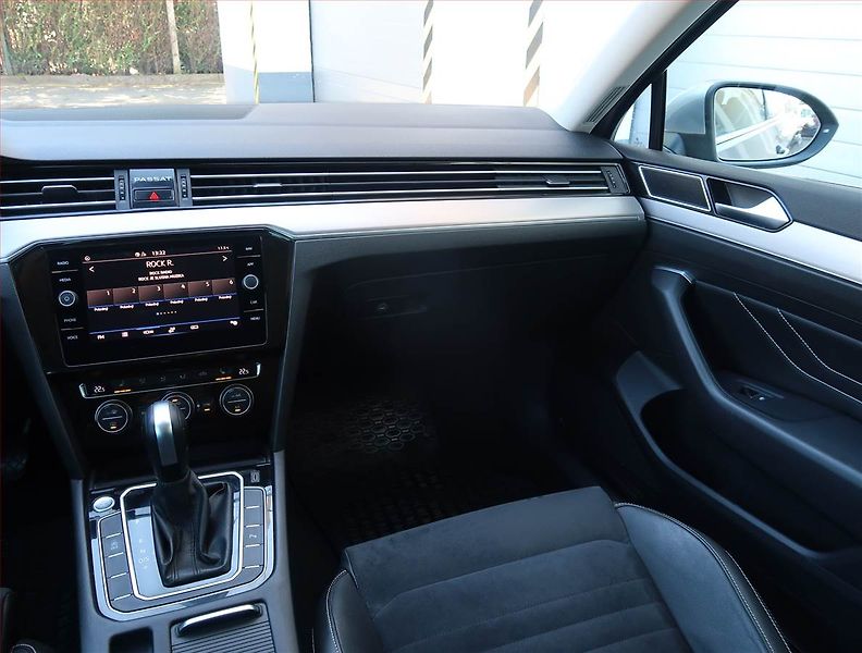 Volkswagen Passat (2019) 1.5 TSI - fotka 8 z 25