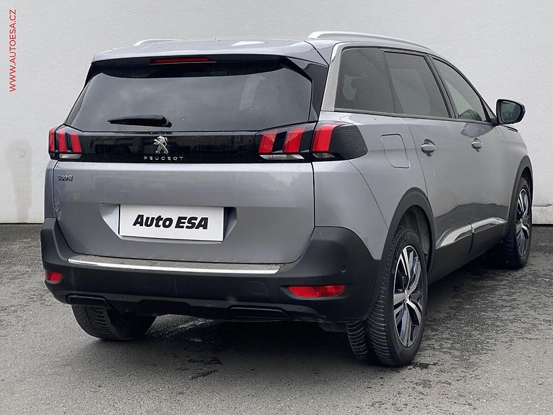 Peugeot 5008 (2018) 1.2PT, Allure, AT, LED - fotka 4 z 19