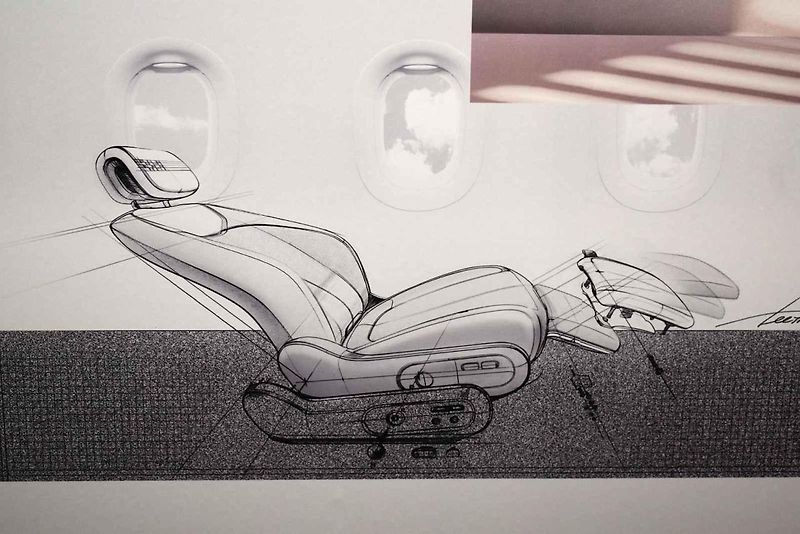 Designér Hyundai Zdeněk Borýsek při pražské přednášce