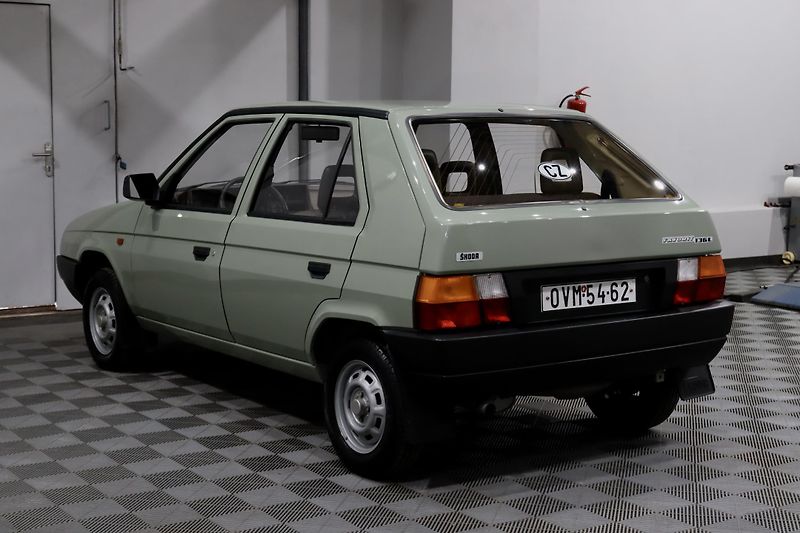 Škoda Favorit (1988) 1.3 46 kW 136 L  - fotka 5 z 47