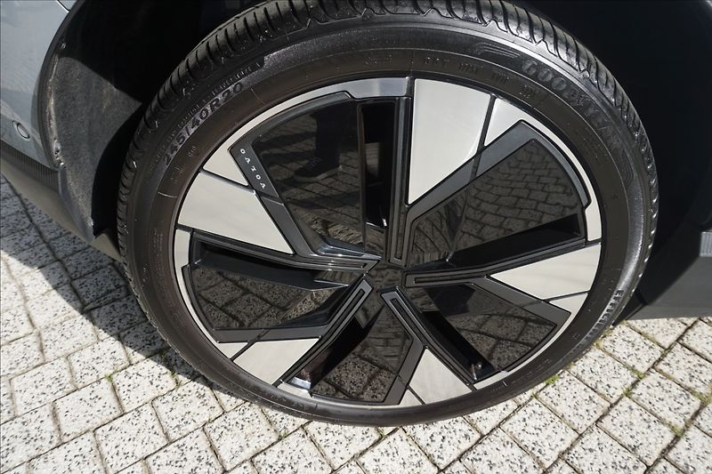 Volvo EX30 Ultra AWD, CZ - fotka 7 z 17