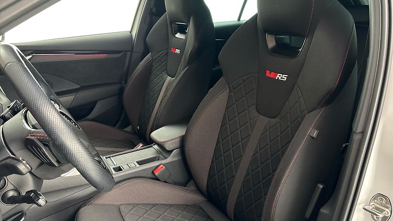 Škoda Octavia 2.0 TDI DSG 4x4 RS Combi - fotka 15 z 27