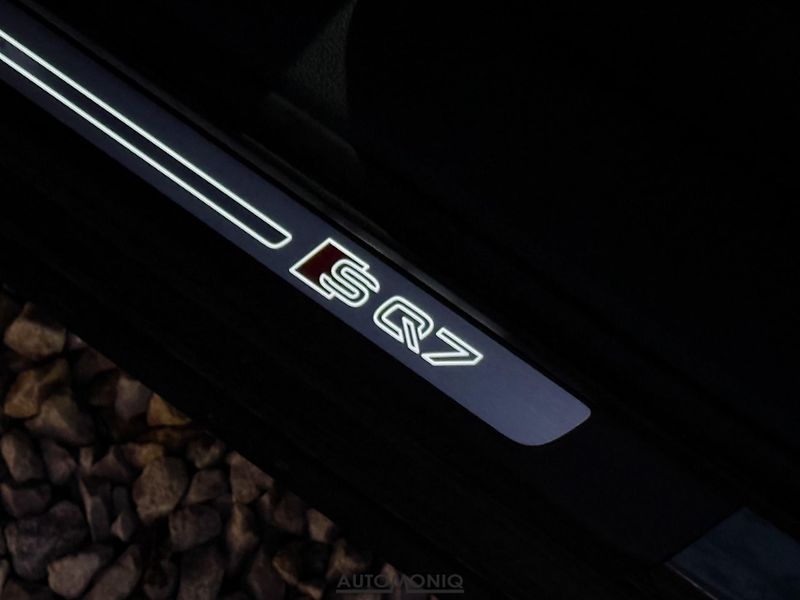 Audi SQ7 (2019) 4.0 TDI Bose, Nočné videnie - fotka 24 z 25