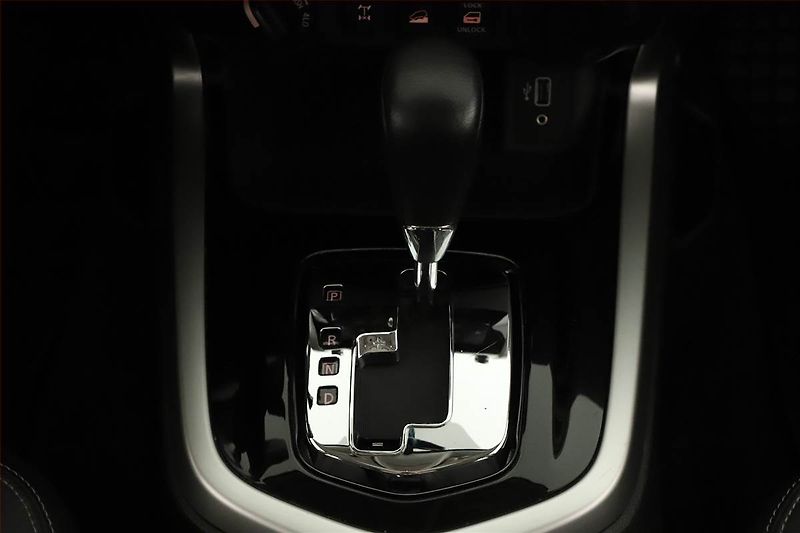 Nissan Navara (2021) 2.3 dCi - fotka 15 z 24
